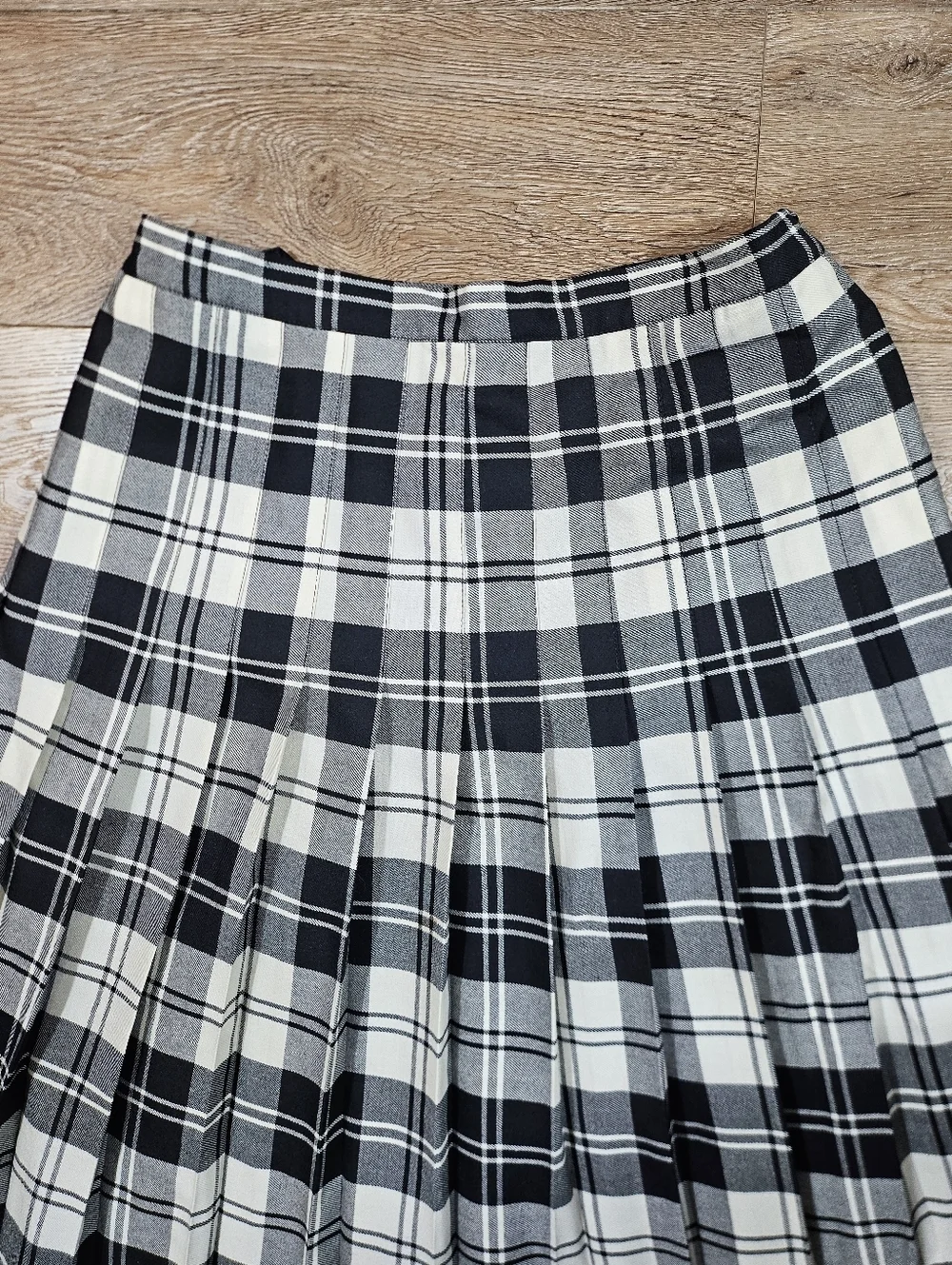 O'Neil Of Dublin 100% Wool Black & White Tartan Plaid Pleated Midi Skirt